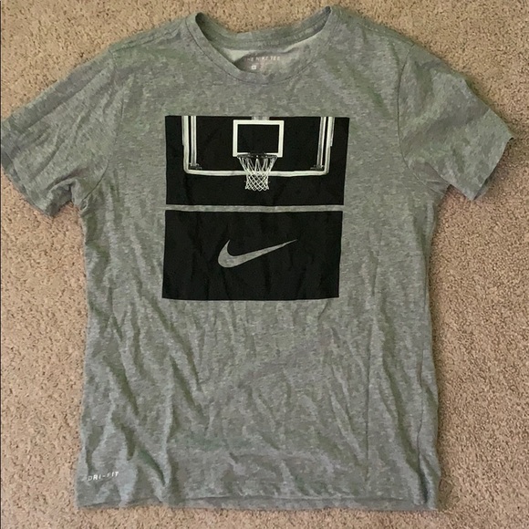 Nike Other - Nike t-shirt size M barely worn